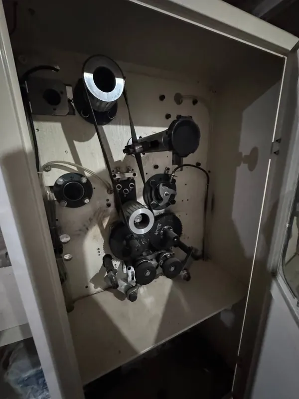 Модель:MJX-460-2L станок для бумажных полотенец 4 Модель:MJX-460-2L станок для бумажных полотенец 4