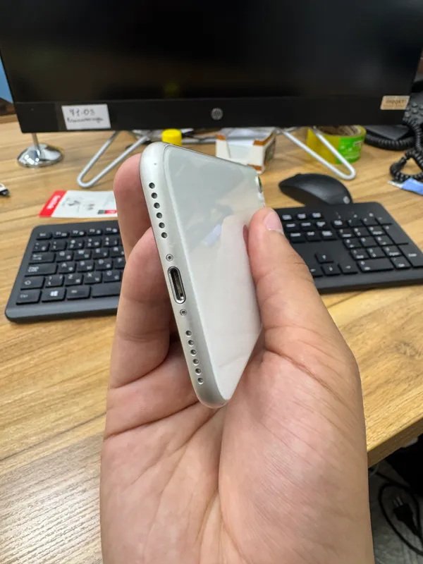 iPhone SE3 2 iPhone SE3 2