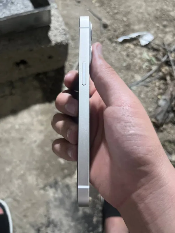iPhone 13 7