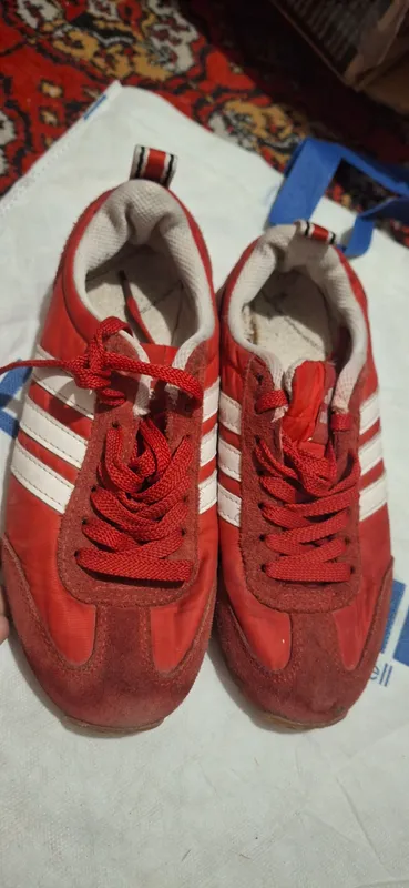 Adidas кроссовки произведено Китай 1 Adidas кроссовки произведено Китай 1