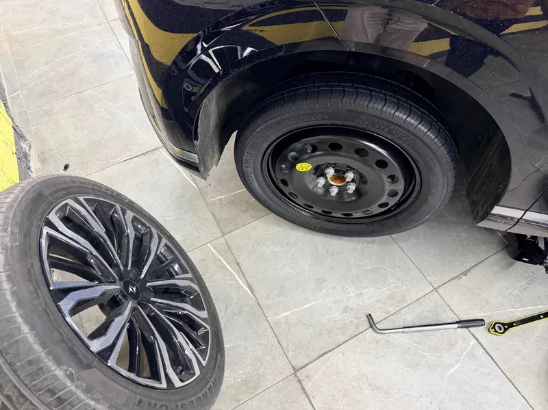 Запастка Dongfeng 008/007, Zeekr 001 5 Запастка Dongfeng 008/007, Zeekr 001 5