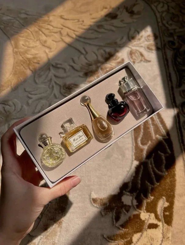 Dior parfyum nabor ayollar uchun 1