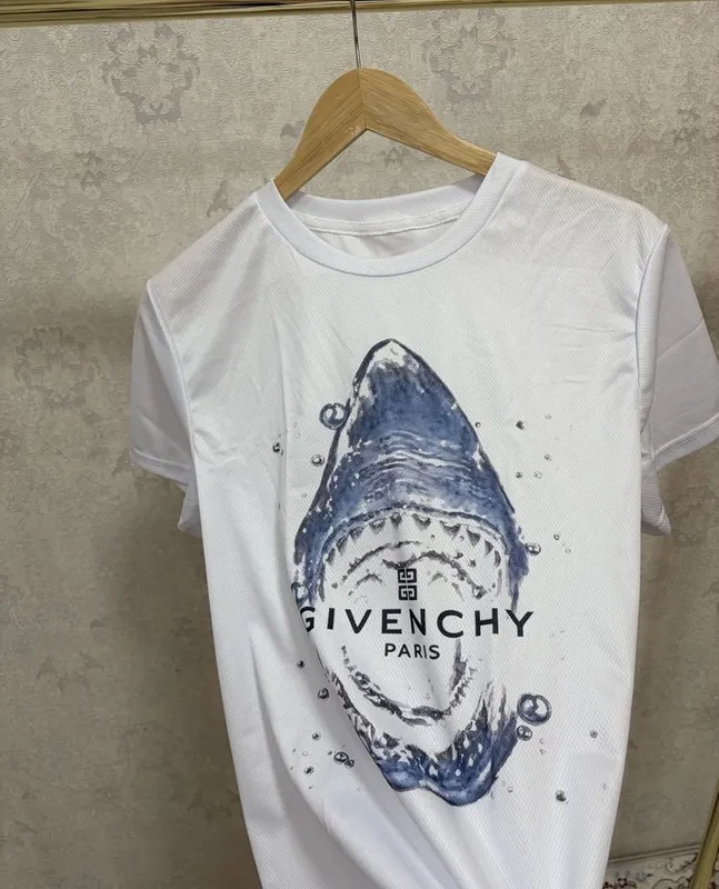 Givenchy futbolka M 1 Givenchy futbolka M 1