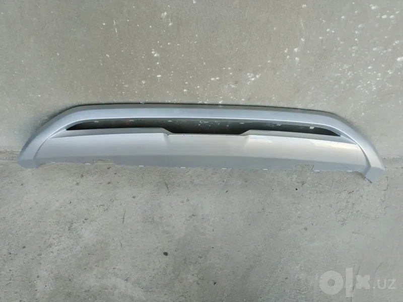 BYD chempioni mashinasining pastki orqa spolleri sotiladi. 1 BYD chempioni mashinasining pastki orqa spolleri sotiladi. 1