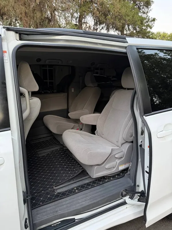 Toyota Sienna 350 4 Toyota Sienna 350 4