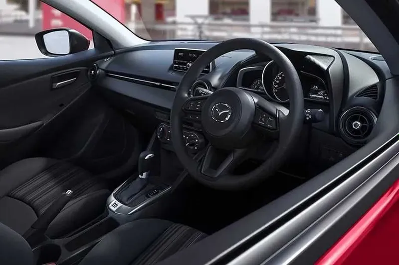 Mazda 2 Naqd va halol nasiya savdo — фото 1