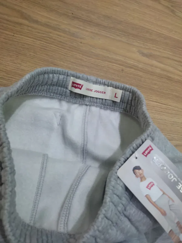 LEVIS 2