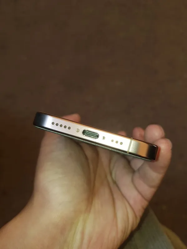 iPhone 16 Pro, 256 ГБ 5