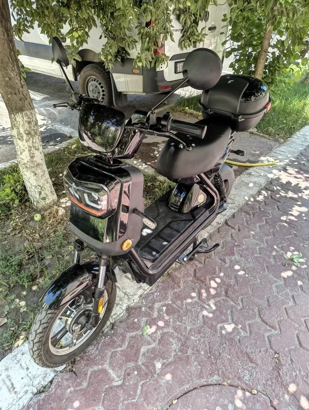 Электроскутер E-Bike