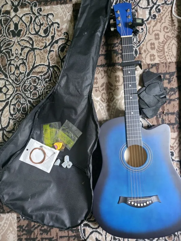 Yangi gitara hamma narsasi toliq