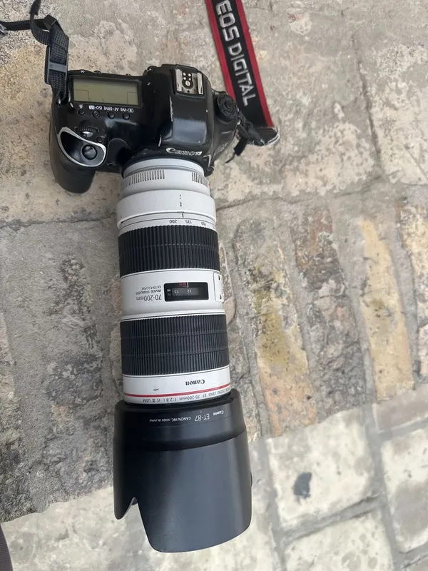 70 200 obektv. Canon