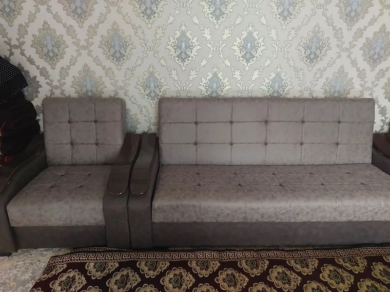 Продаётся диван. 3 млн, ещё договоримся 3 Продаётся диван. 3 млн, ещё договоримся 3