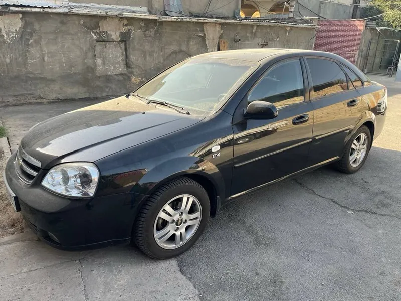 Lacetti 1.8 qora avtomat — фото 1