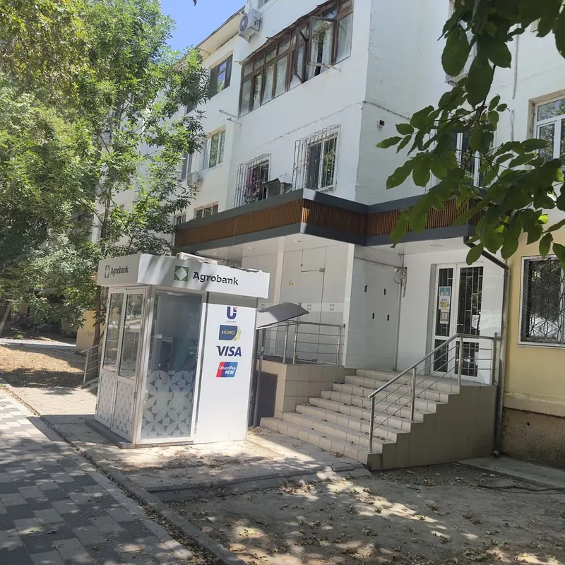 Арендага нотурар жой , 59 кв, парковка, решетка, ремонт қилинган 2