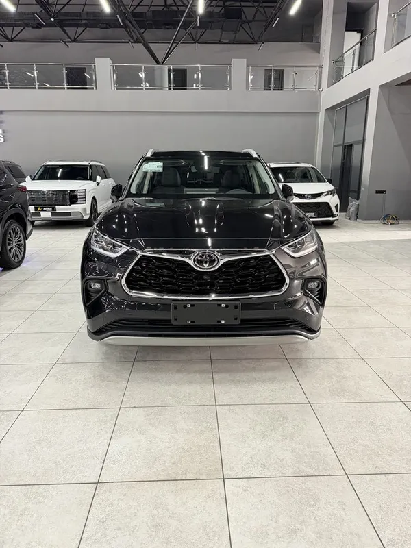 Toyota Highlander 2026 год рестайлинг 1 Toyota Highlander 2026 год рестайлинг 1