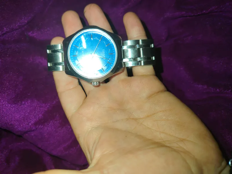 tissot mexanik soat sotiladi narxi 300ming kam bor