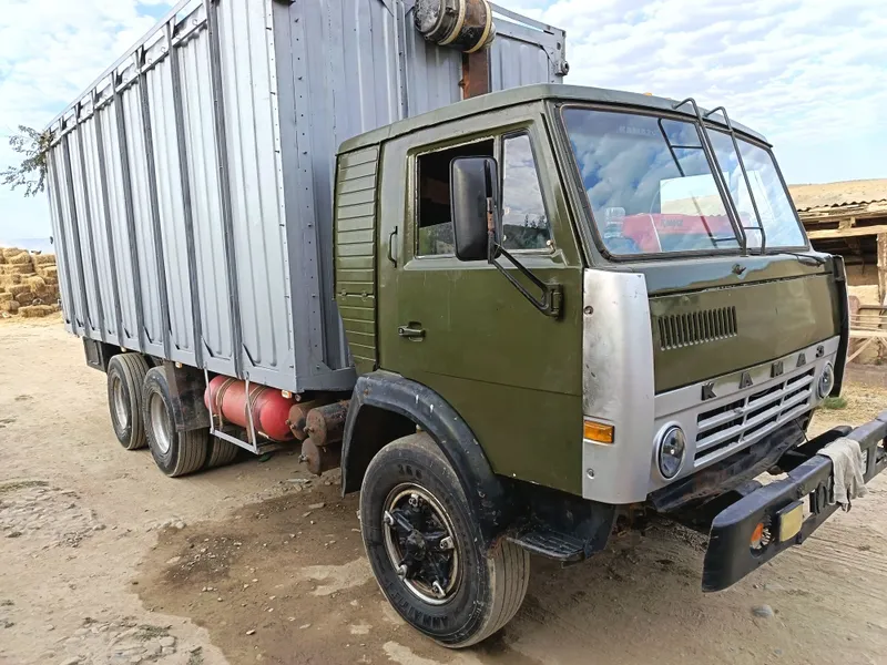 Kamaz sotiladi holati yaxshi 1 Kamaz sotiladi holati yaxshi 1