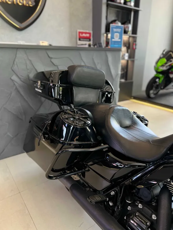 Harley Davidson Road Glide 2021 6