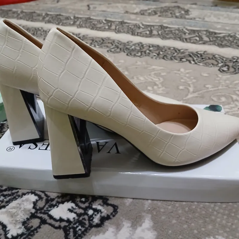tufli ayollar 35 poshnali oq rang 2