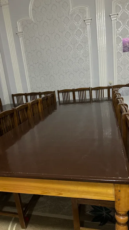 Стол и стул, 16-местный, 3 комплекта есть 2 Стол и стул, 16-местный, 3 комплекта есть 2