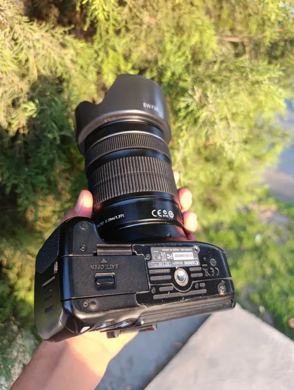 Canon EOS 650D orginal obektivi bilan sotiladi — фото 1
