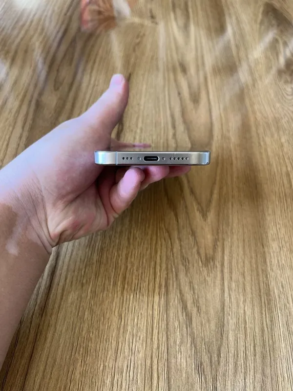 Iphone 15 pro titanium 5