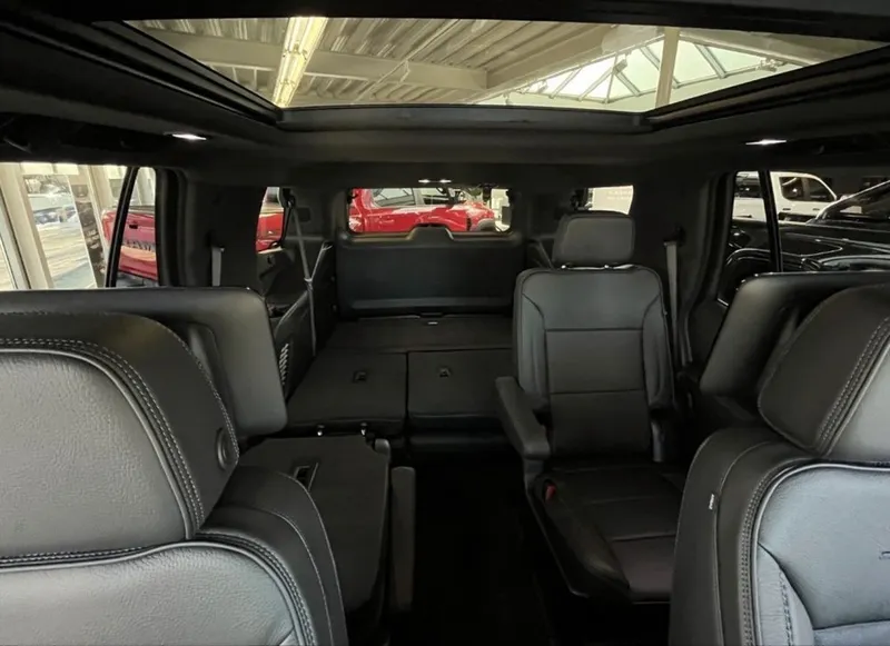 GMC Yukon Denali Black Edition 2026 8 GMC Yukon Denali Black Edition 2026 8