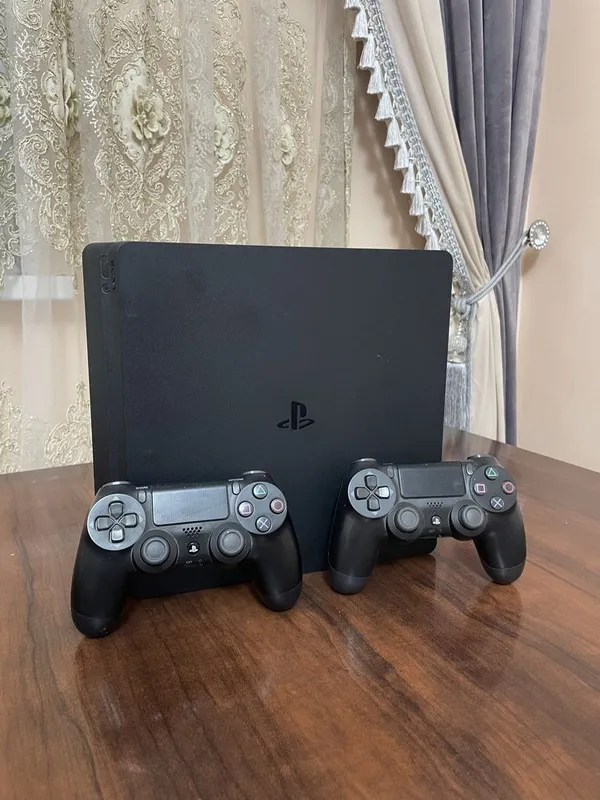 Playstation 4 slim — фото 1