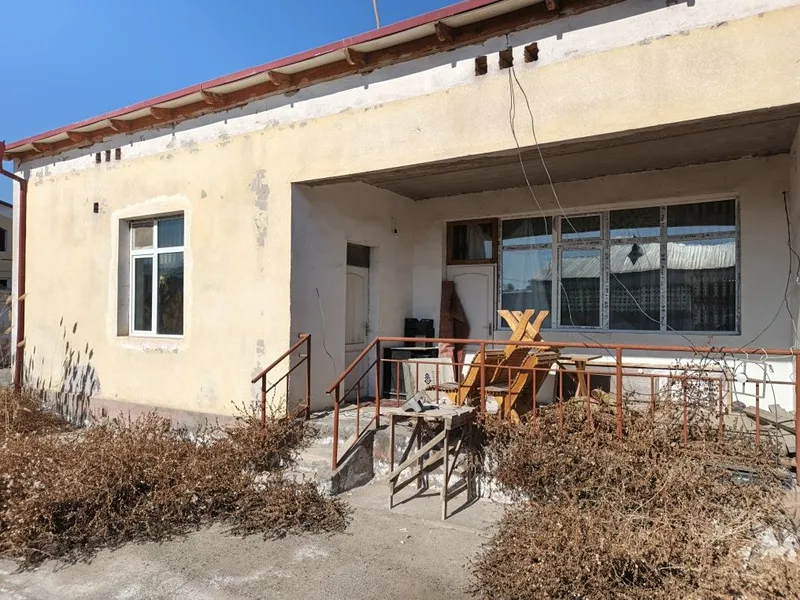 Uy sotiladi SROCHNO jihozlori bilan 650mk Shomoxulum kotedj yoʻl usti — фото 7 Uy sotiladi SROCHNO jihozlori bilan 650mk Shomoxulum kotedj yoʻl usti — фото 7