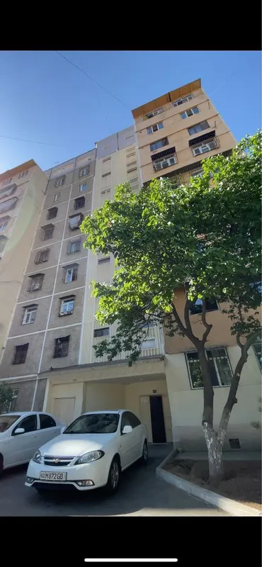 IBN SINO 2 XONALI UY sotiladi