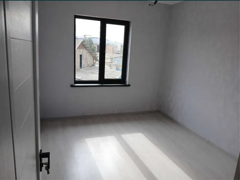 Shoshilinch 3 qavatli kottej (5 xona) Kuylyuk-1 sotiladi 5