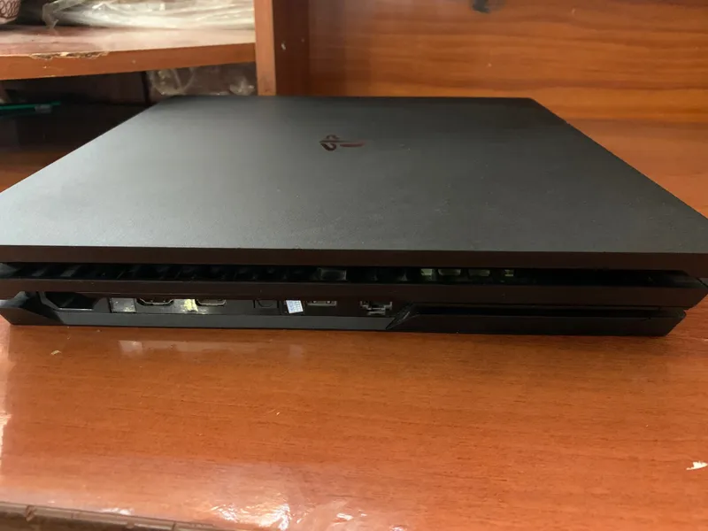Playstation 4 pro — фото 2