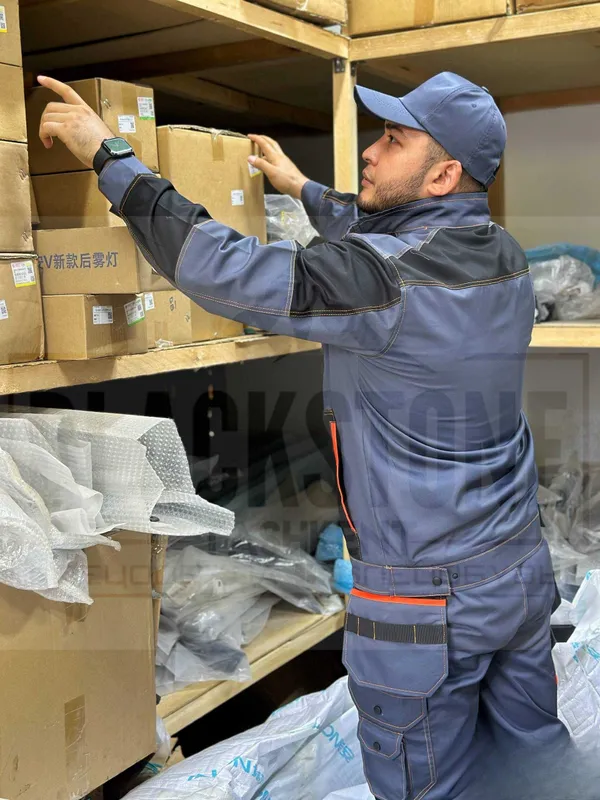 Maxsus kiyim, ombor va qurilish xodimlari uchun forma 4 Maxsus kiyim, ombor va qurilish xodimlari uchun forma 4