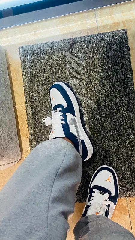 Обувь Nike удобная и лёгкая, ноги не потеют. 2