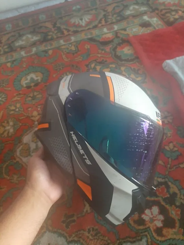 Moto kiyim bosh anjomi 1 Moto kiyim bosh anjomi 1