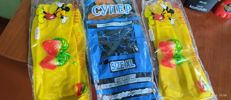 Yangi rezina qo‘lqoplar. 1 Yangi rezina qo‘lqoplar. 1
