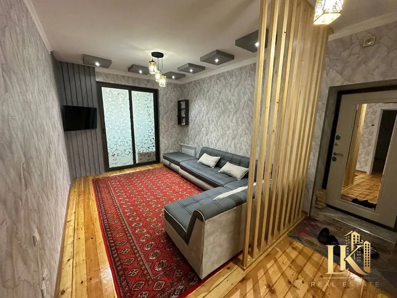 3 xonali kvartira sotiladi, 100 m², 5/5, Mirabod tumani (mo‘ljal: “Rossiya” mehmonxonasi) 1 3 xonali kvartira sotiladi, 100 m², 5/5, Mirabod tumani (mo‘ljal: “Rossiya” mehmonxonasi) 1