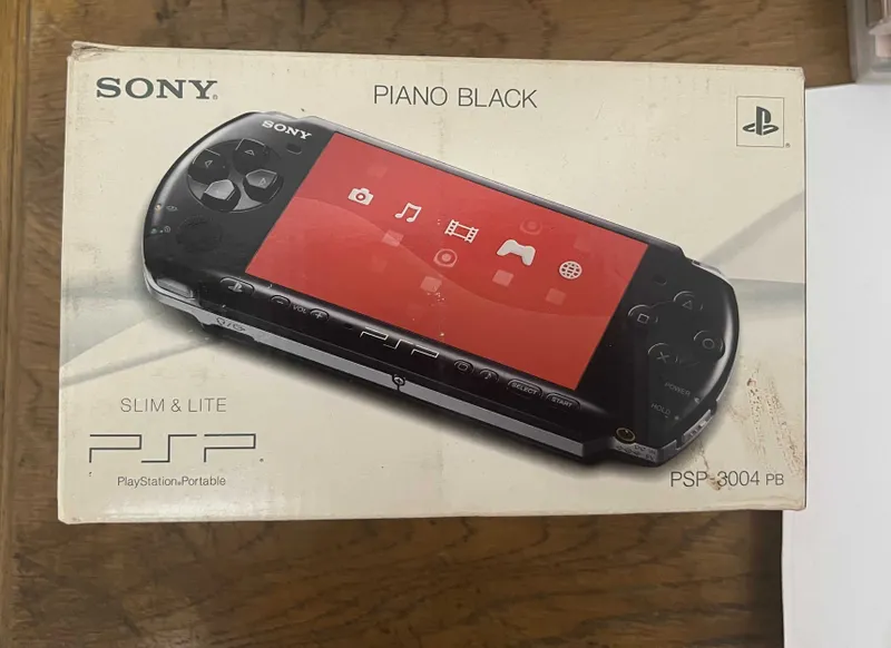 продам SONY PSP 3004 в отличном состоянии