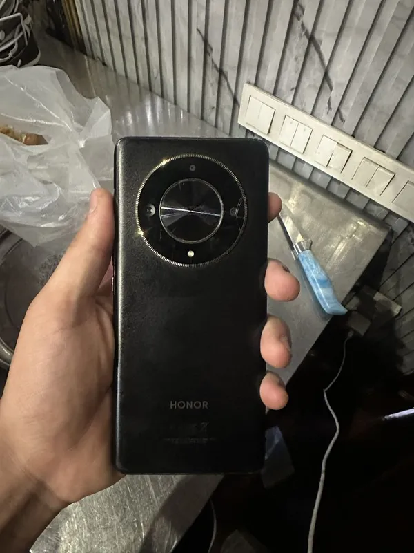 Honor x9b sotiladi: 3