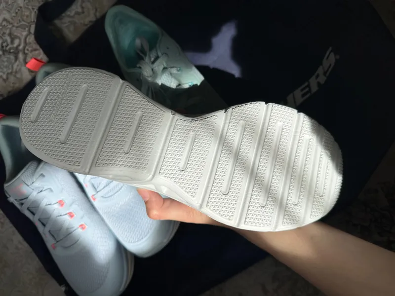 Продаю новые кроссовки Skechers ( оригинал ) — фото 3