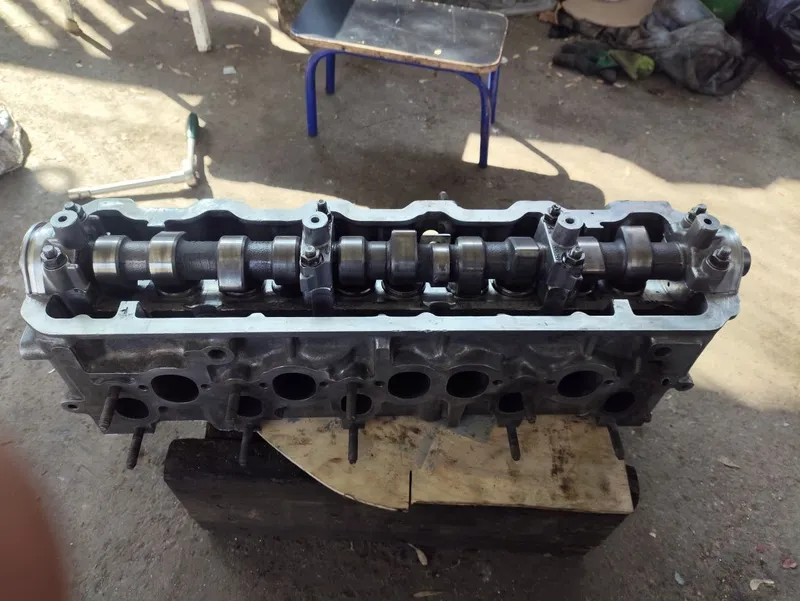Продаётся головка цилиндров 2.4 Volkswagen T4 2 Продаётся головка цилиндров 2.4 Volkswagen T4 2