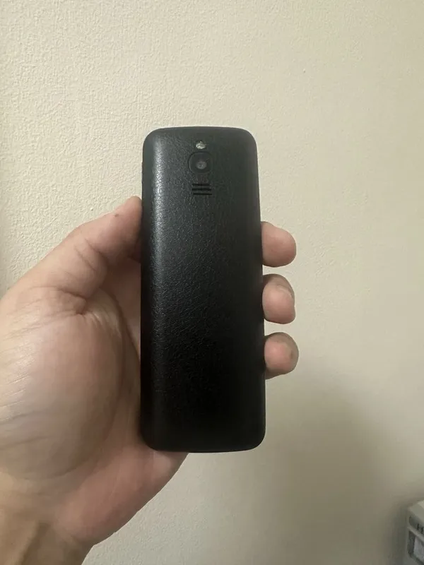 Nokia 8110 4G 3 Nokia 8110 4G 3