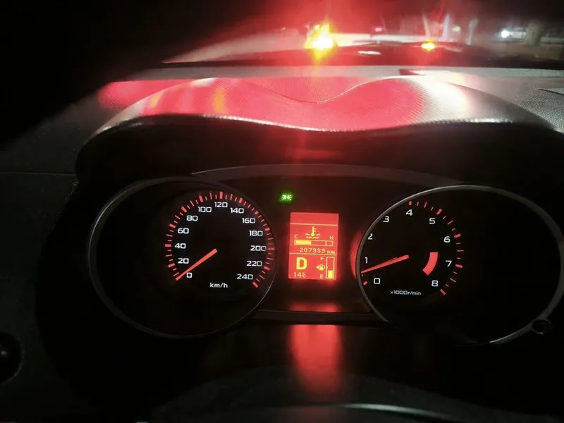 Прадам свое авто Mitsubishi Outlander — фото 3