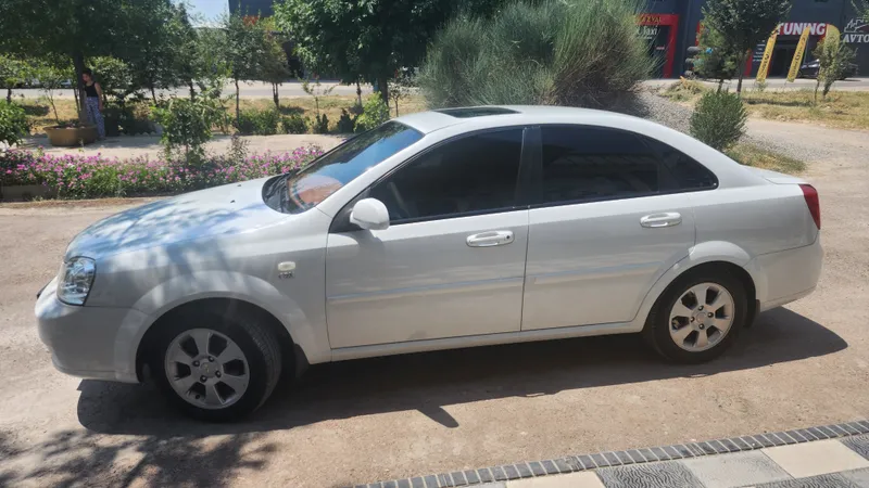 Продаётся Lacetti 1.8 автомат 3 Продаётся Lacetti 1.8 автомат 3