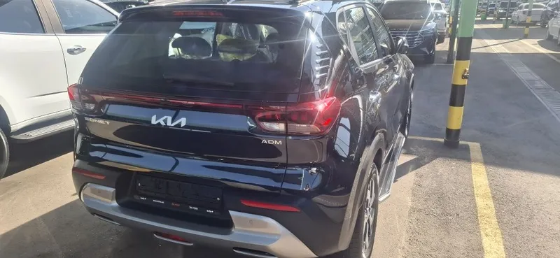 Kia Sonet qora rang 3 Kia Sonet qora rang 3