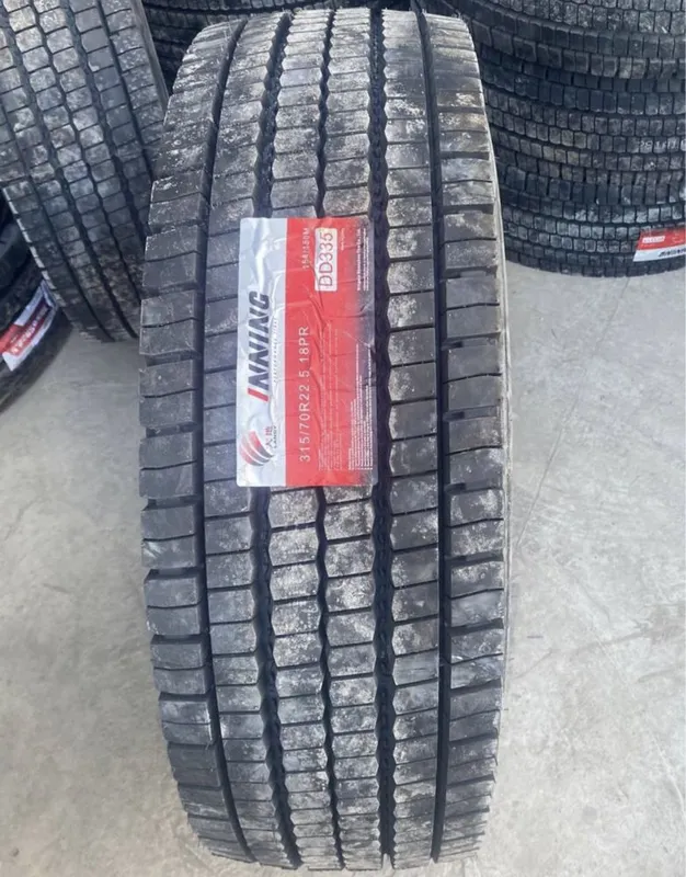 Автошина 315/70 R22.5 PR18 INNING LANDY TIRE ( китай) задний 1 Автошина 315/70 R22.5 PR18 INNING LANDY TIRE ( китай) задний 1