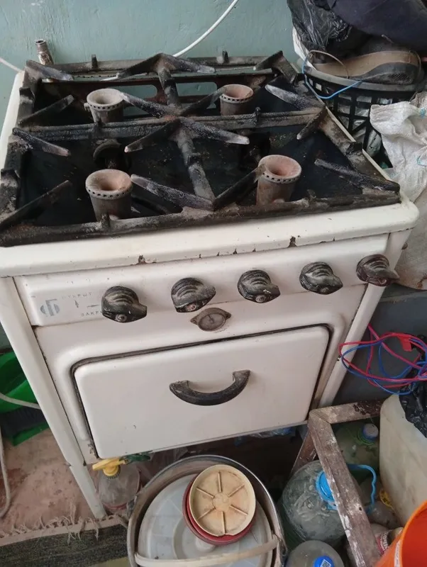 Продаю газовую плиту