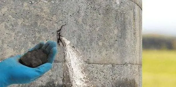 Гидропломба waterplag и Peneplag для остановки напорных течей в бетоне — фото 7