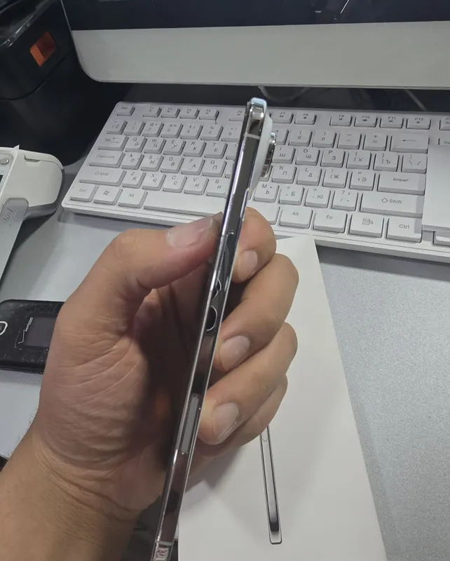 Iphone air sotiladi 256gb 99% yomkis 223sikl karobka dakiment edial 4
