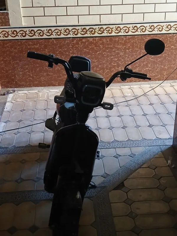 Продается скутер здесь нужно поменять акумляттор